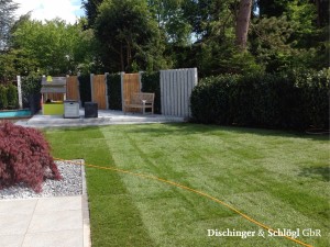 Ueberblick-Garten-mit-Terrasse